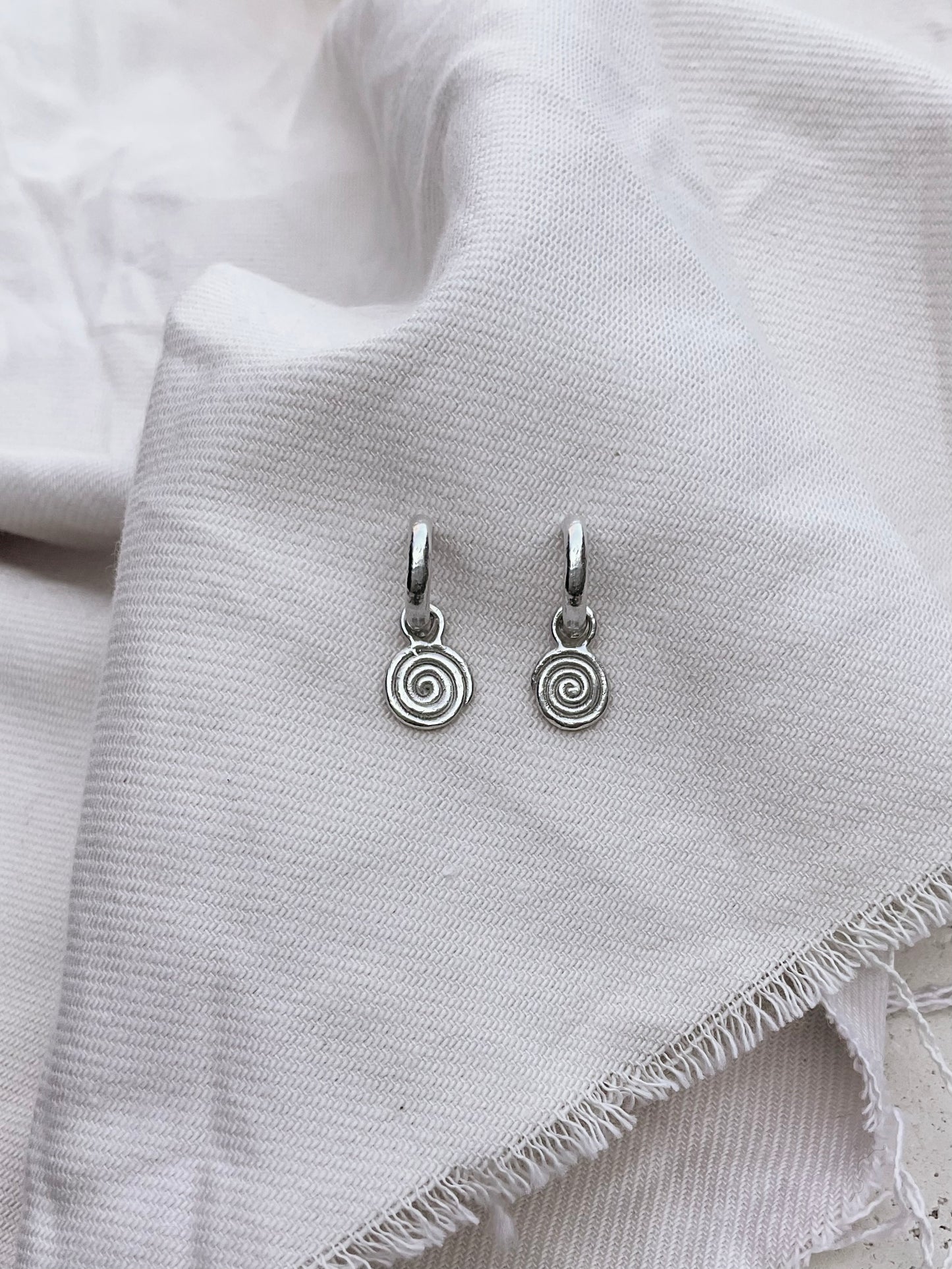 Whirlpool Hoop Studs