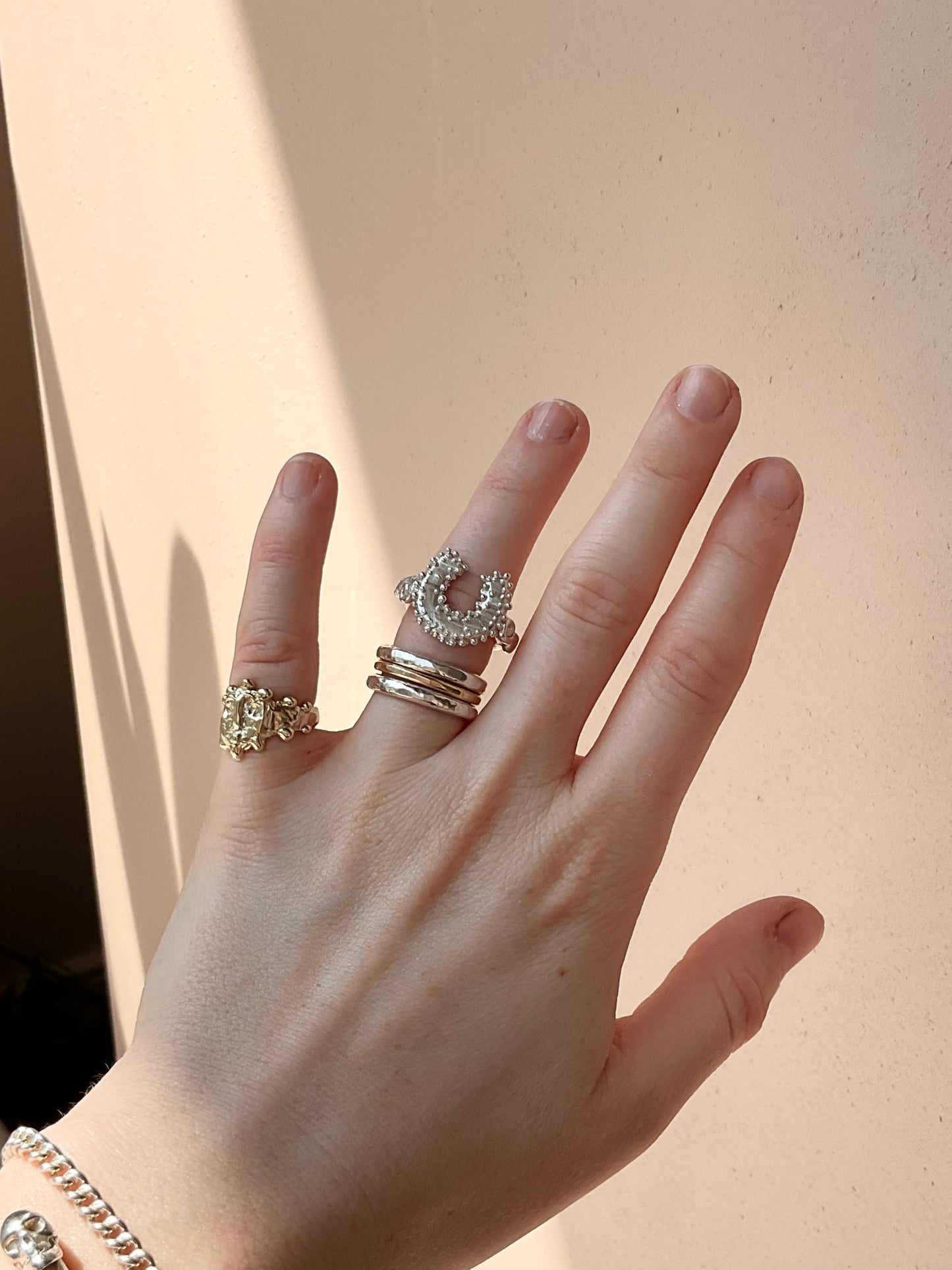 Fair winds ring