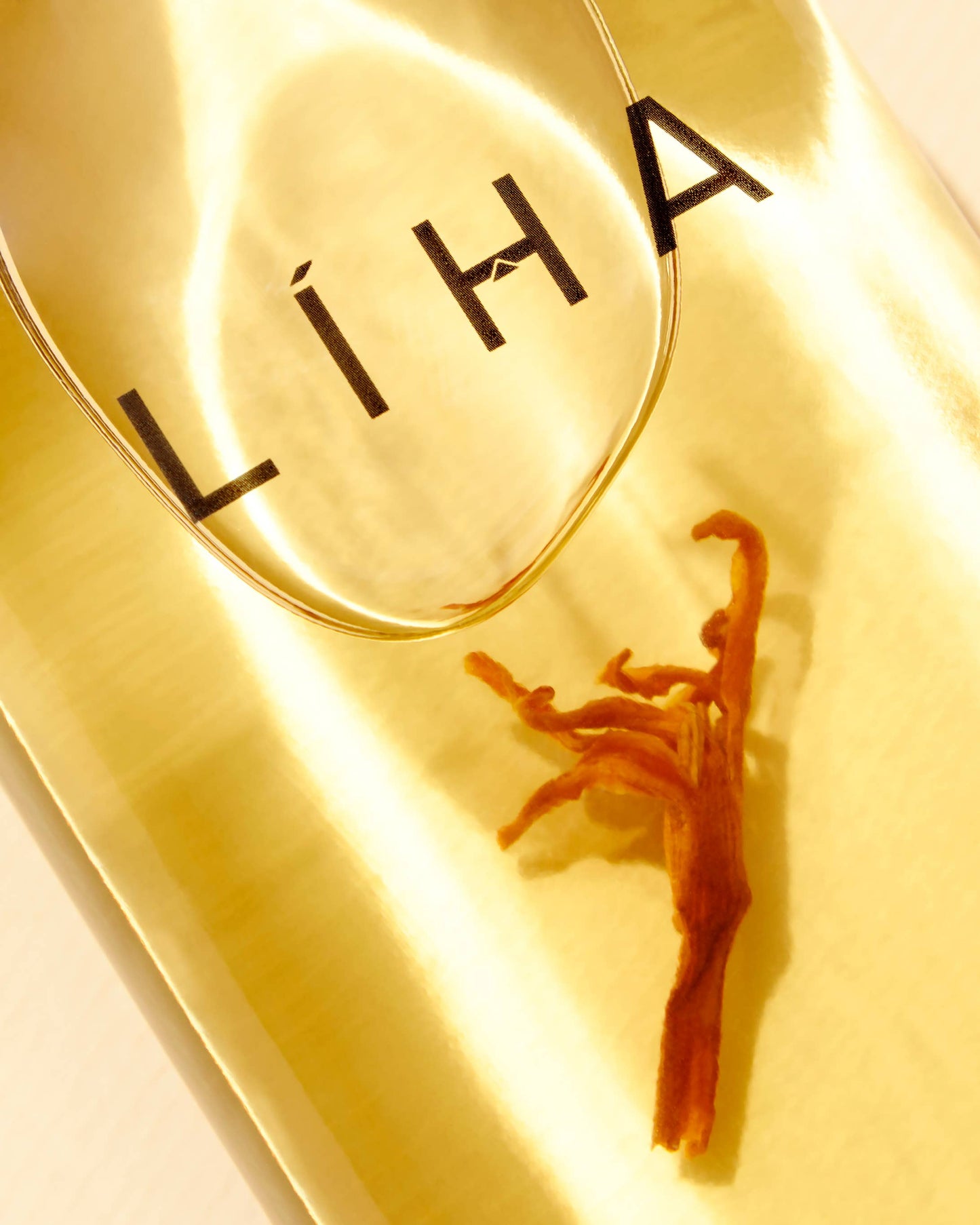 Idan Oil sublime moisturising oil with tuberose flower