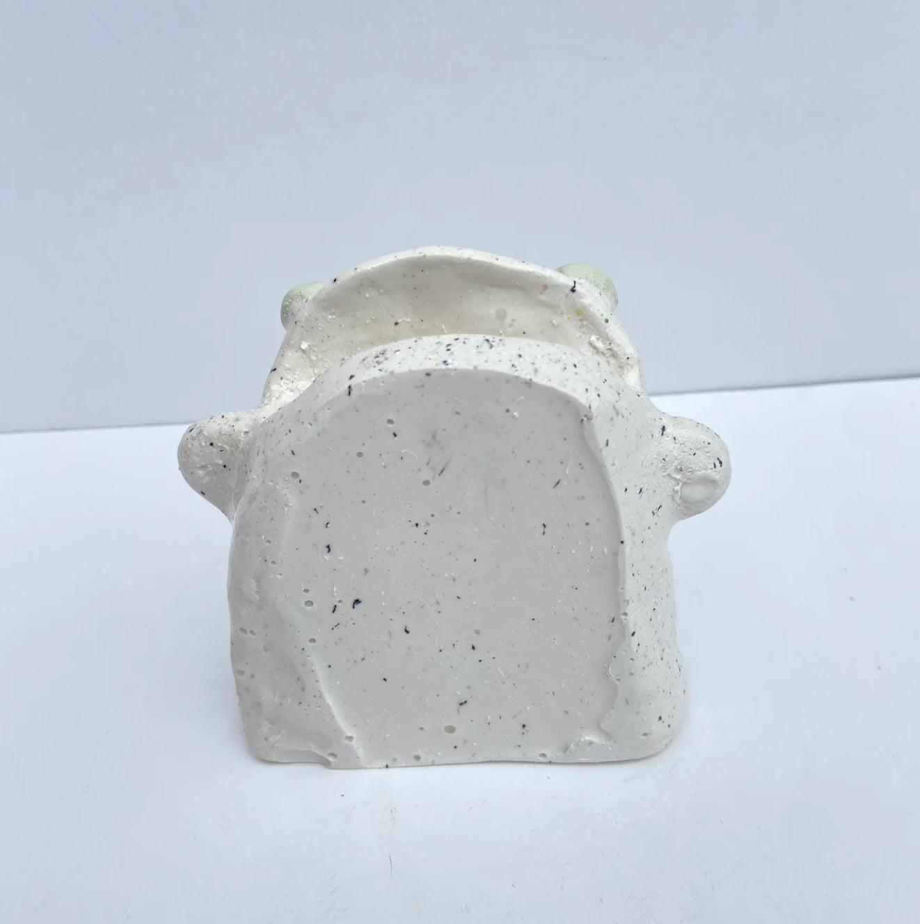 Speckled glasses holder