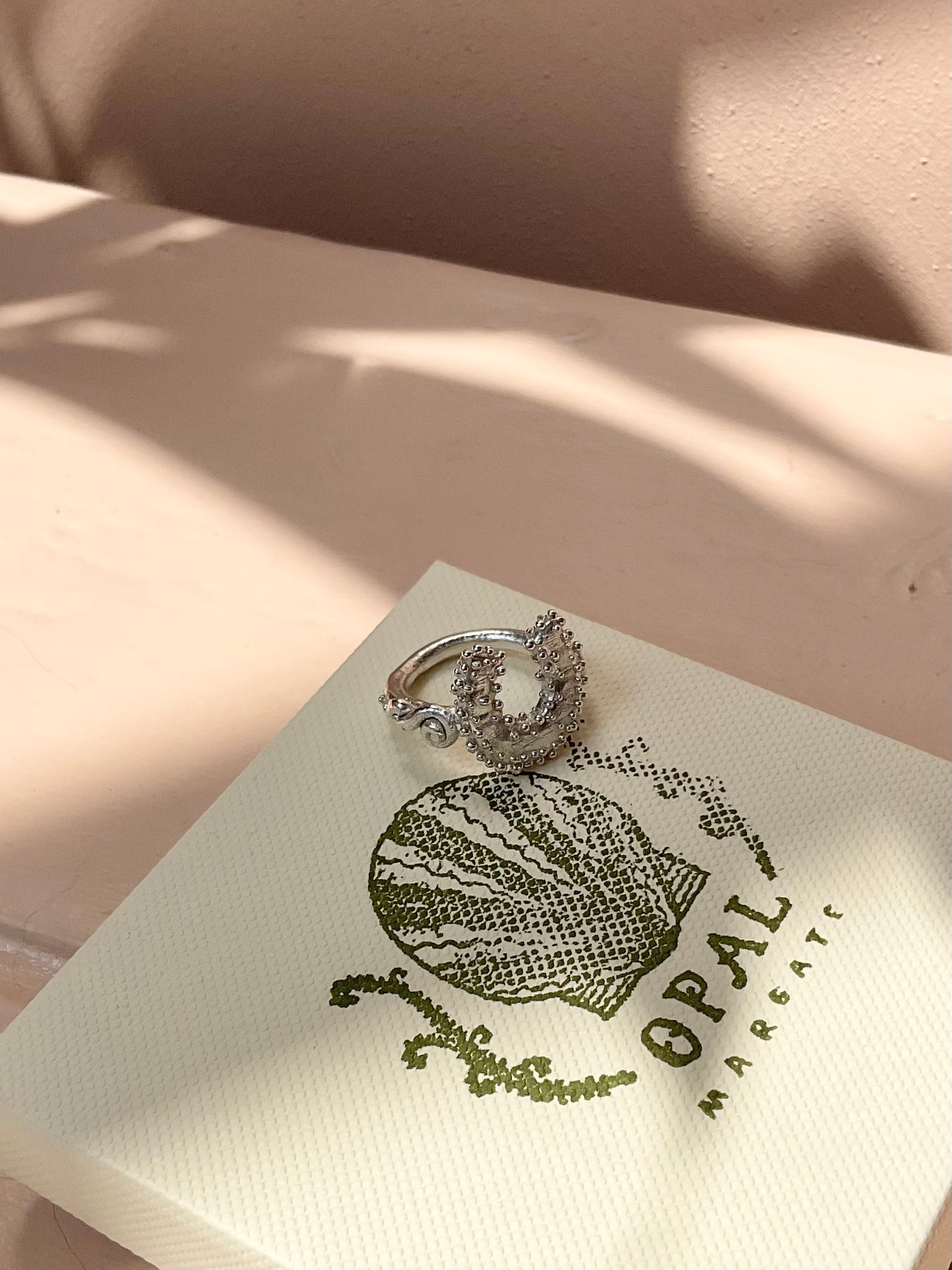 Fair winds ring