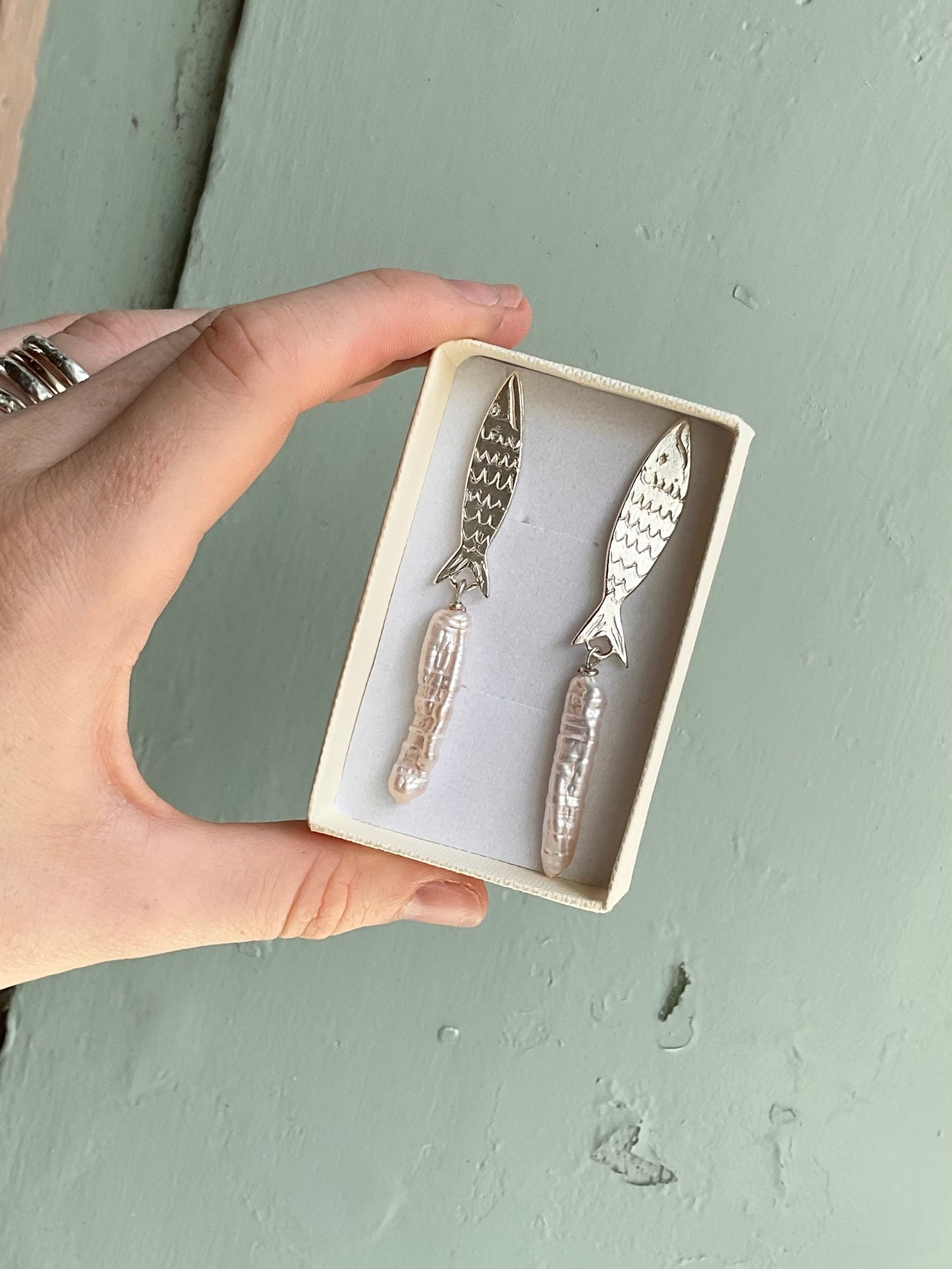 Pearly fish earrings