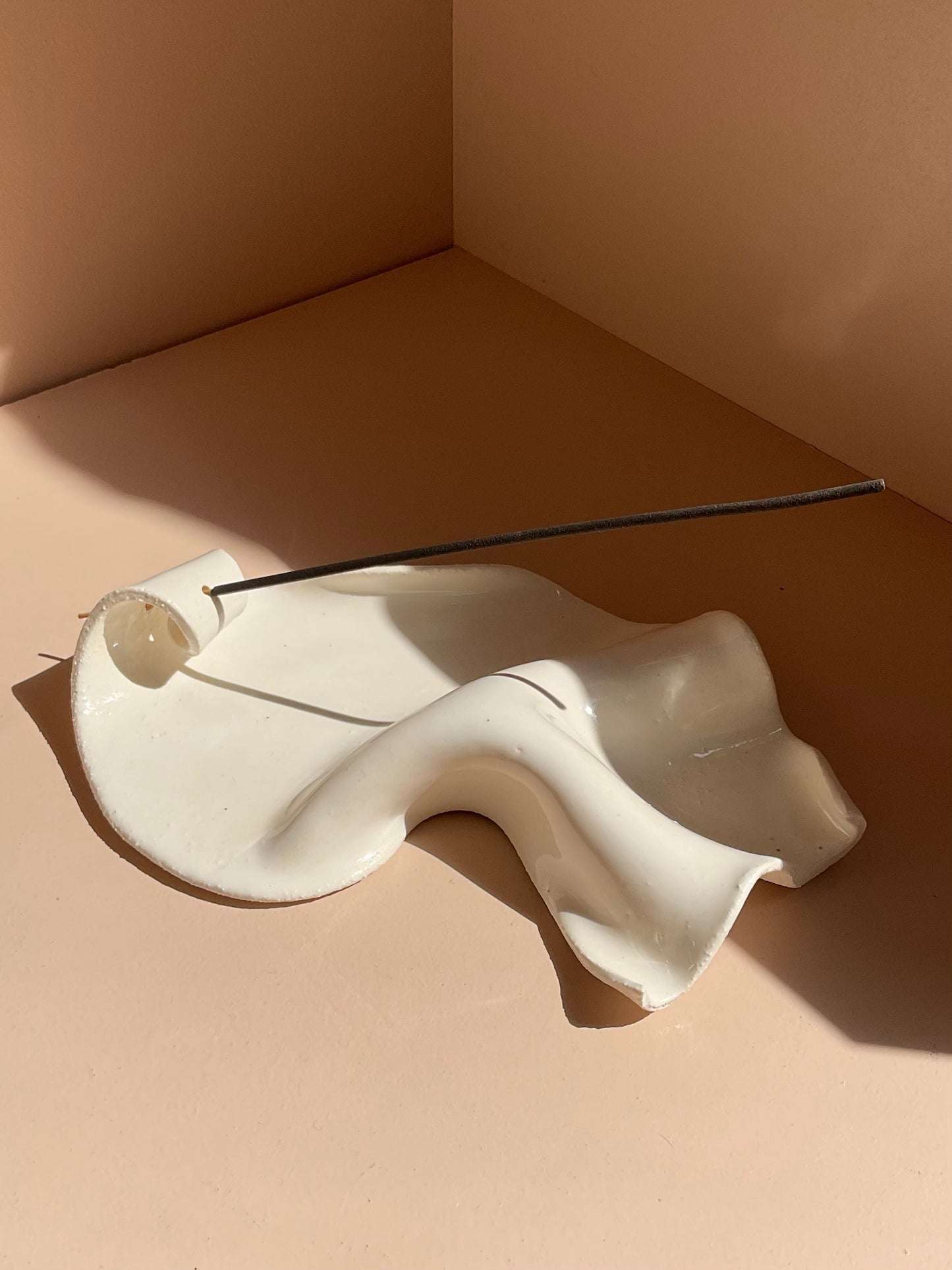 ‘Fluiform' Tray, White