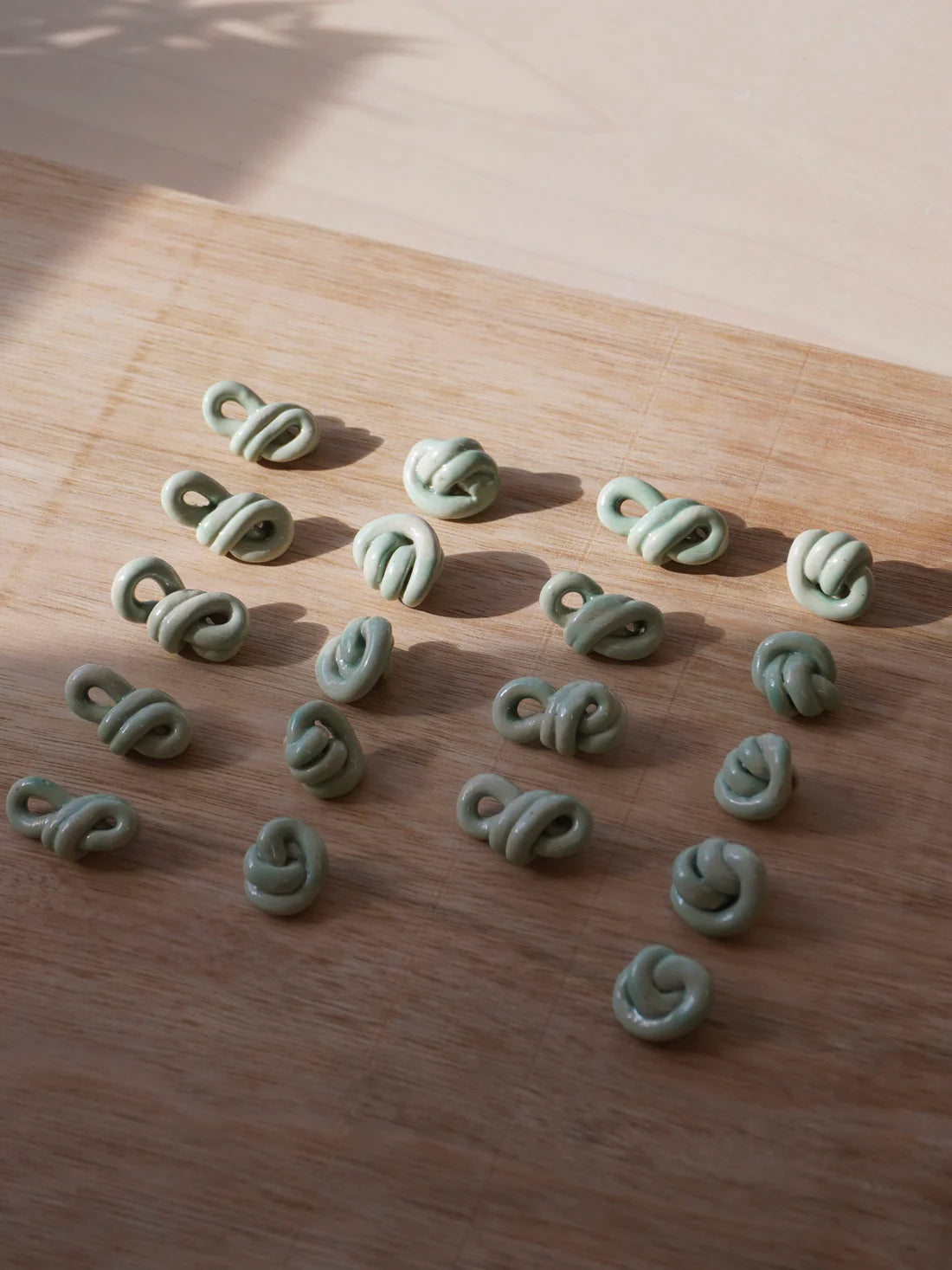 KNOT Button - Lake Green