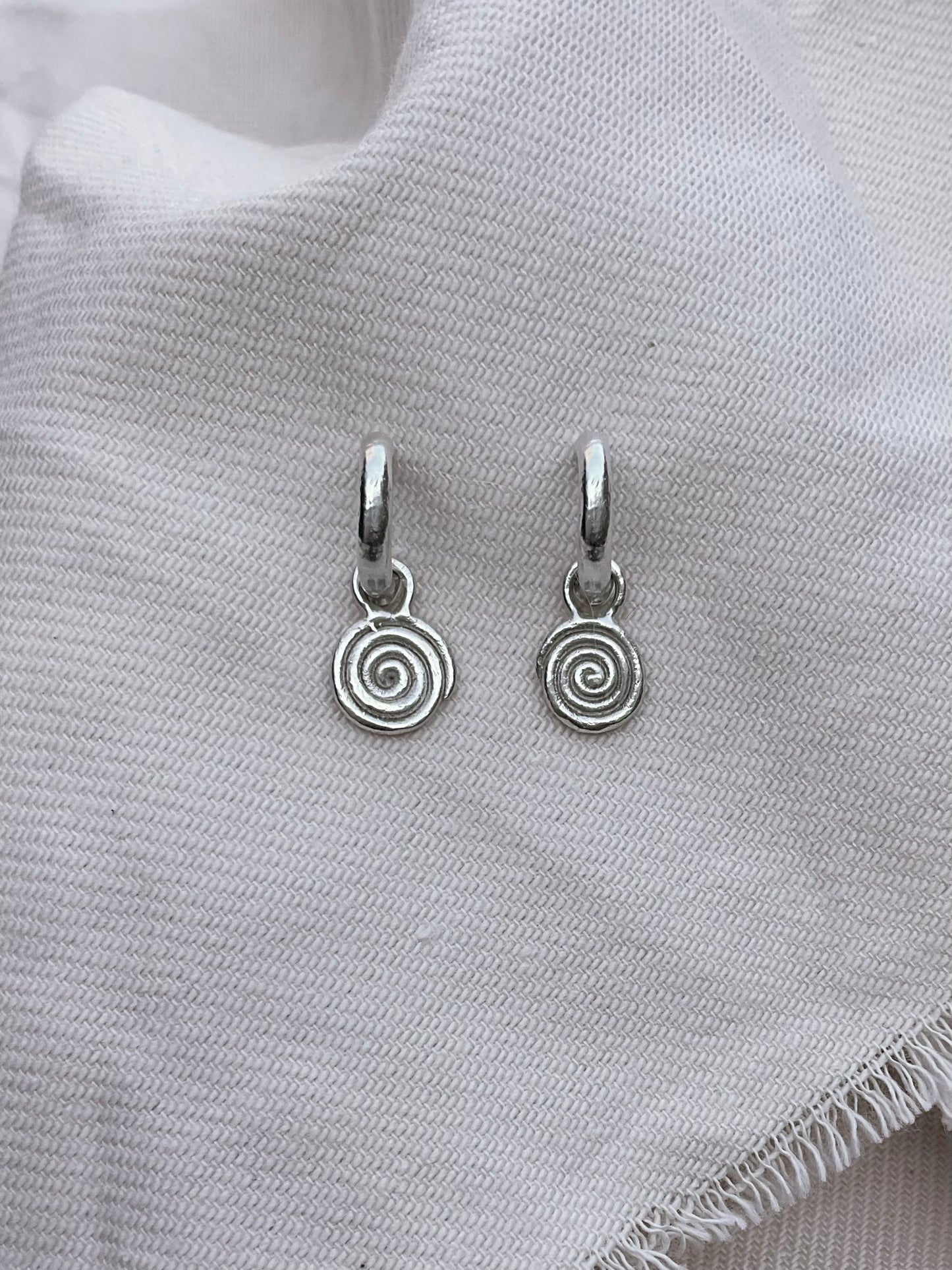 Whirlpool Hoop Studs