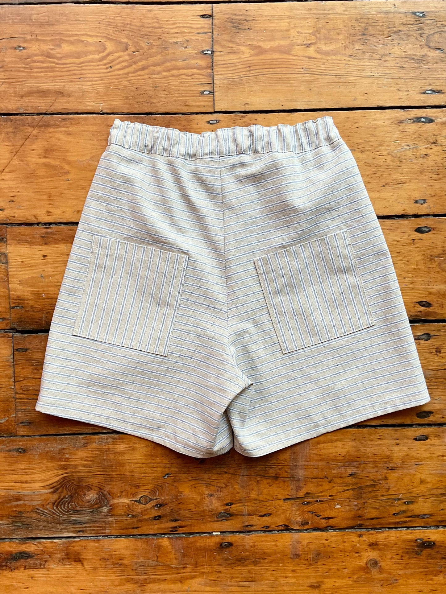 Alex shorts, Ticking stripe