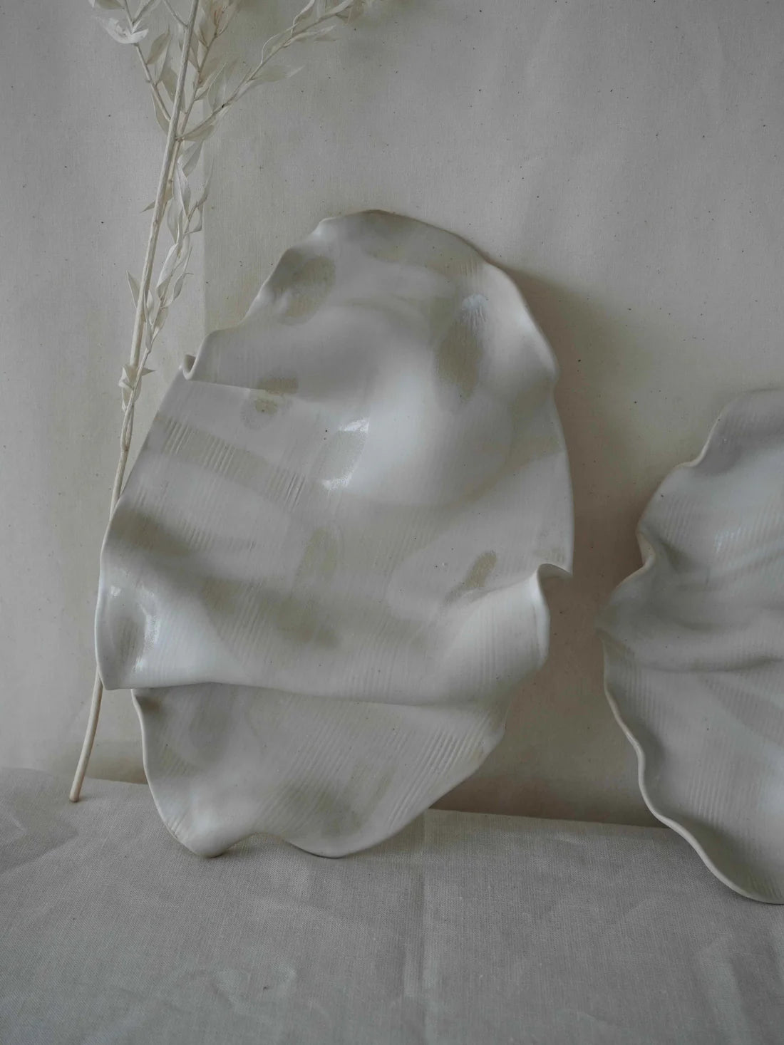 ‘Fluiform’ White Tray