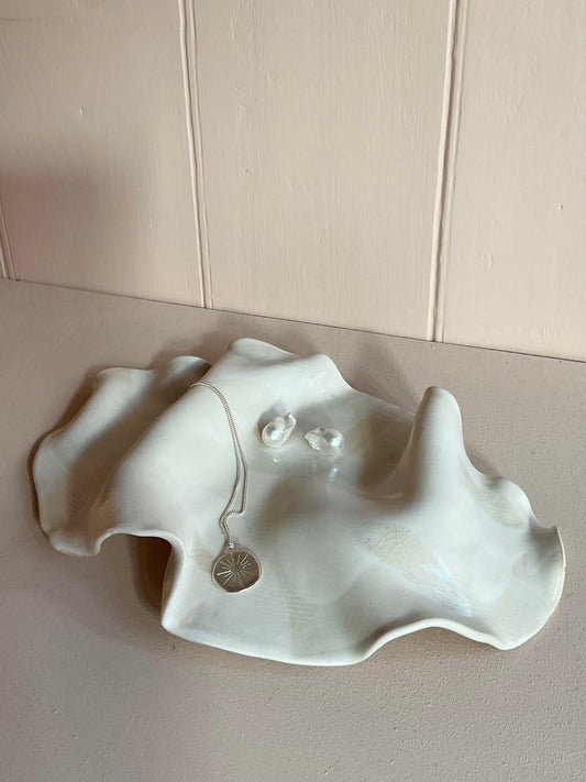 ‘Fluiform’ White Tray