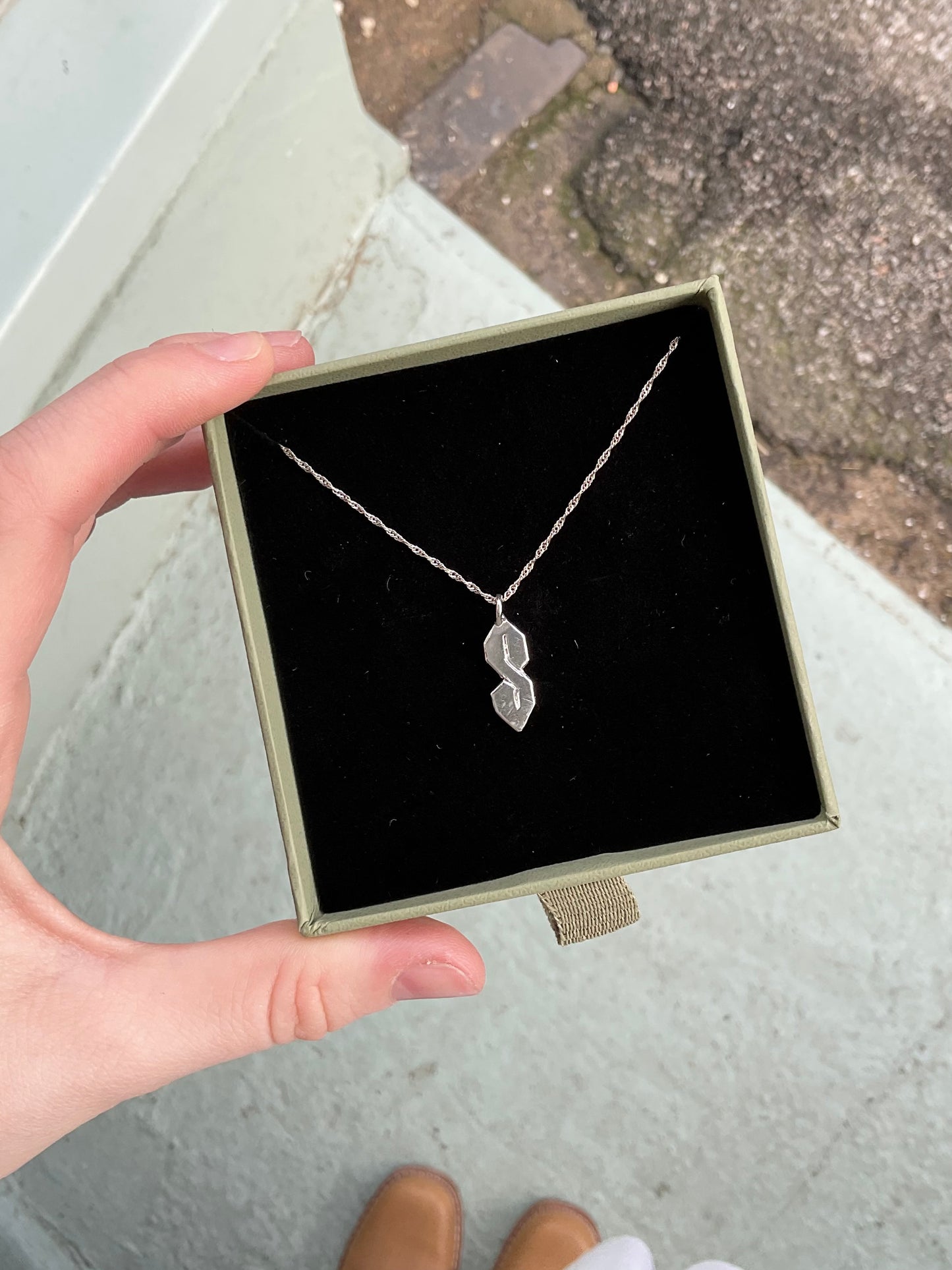 ‘Cool S’ pendant