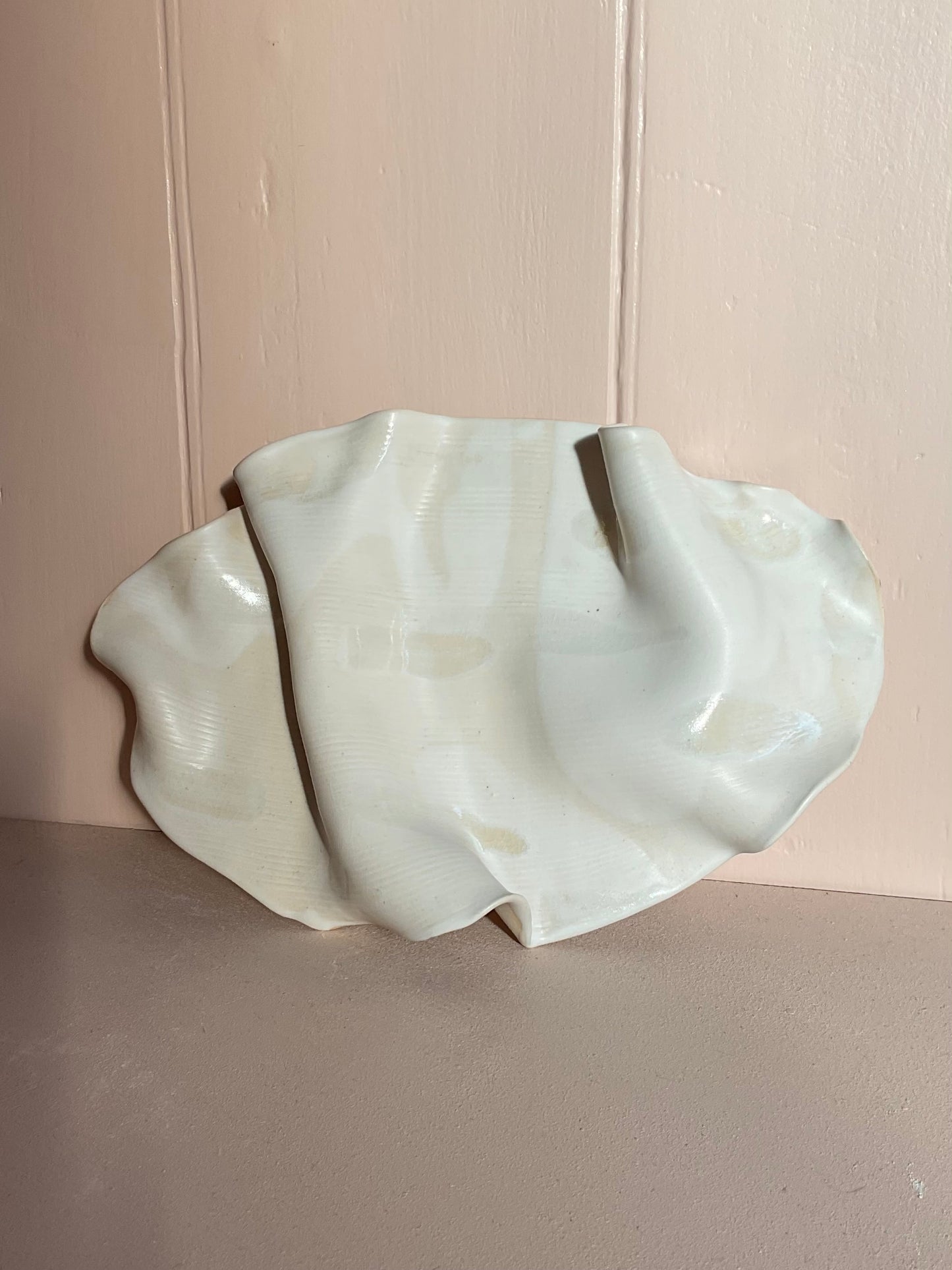 ‘Fluiform’ White Tray