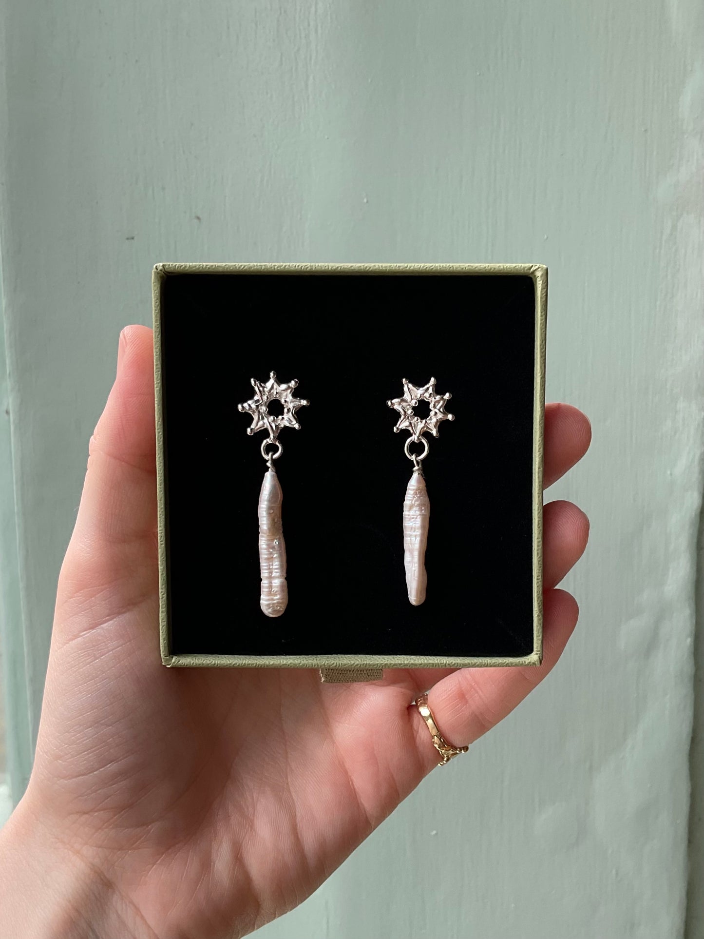 Solstice Pearl Earrings