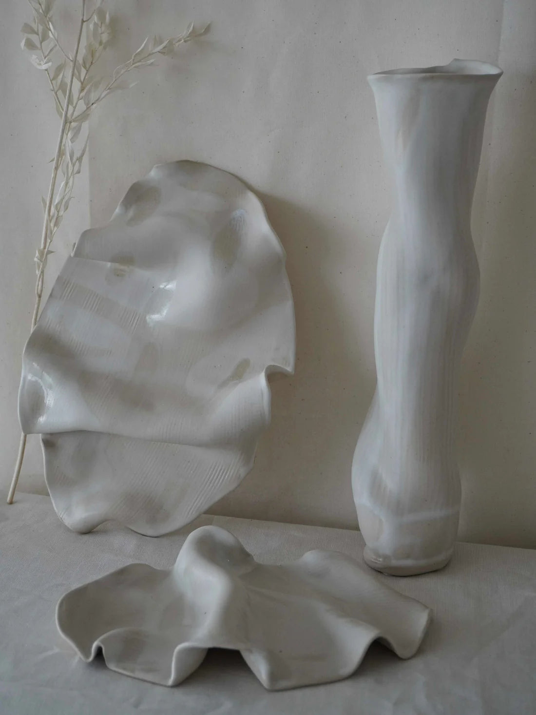 ‘Fluiform’ White Tray