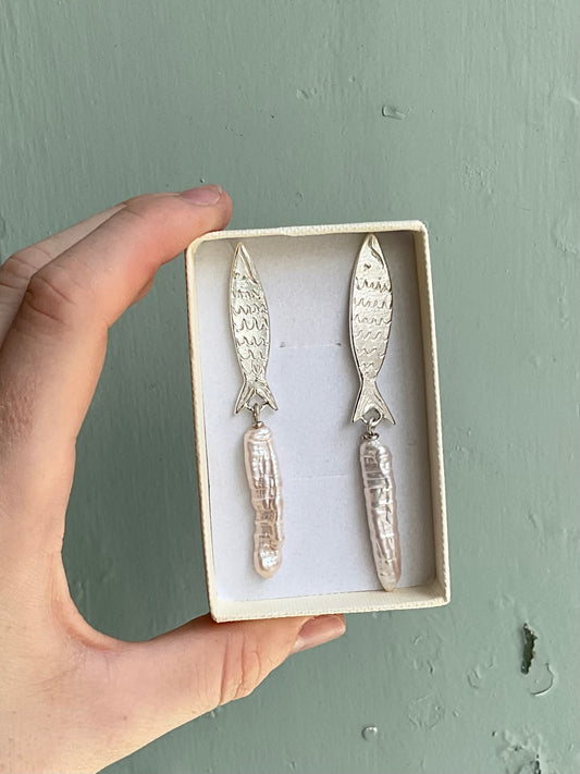 Pearly fish earrings