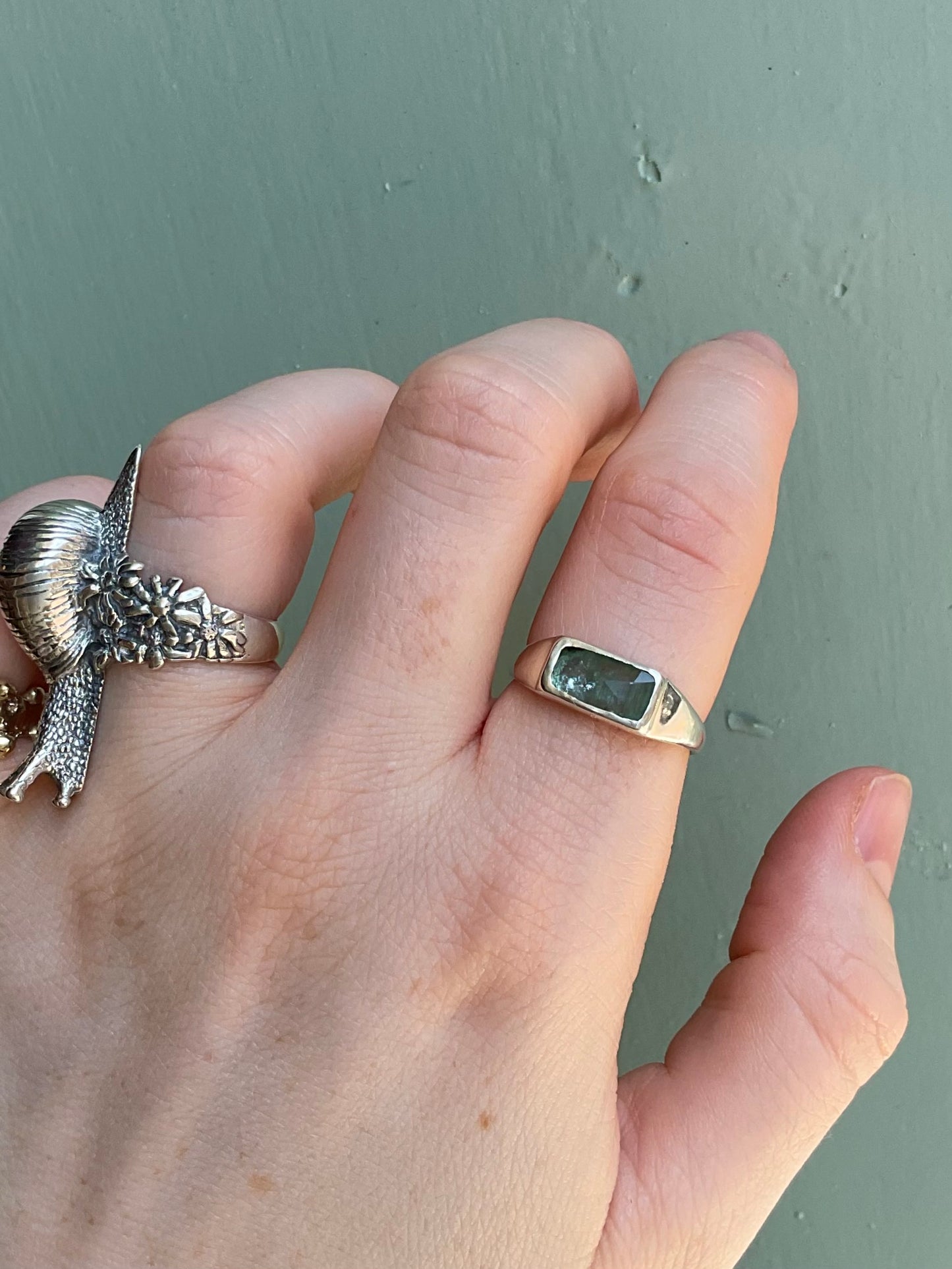 Green kyanite ring