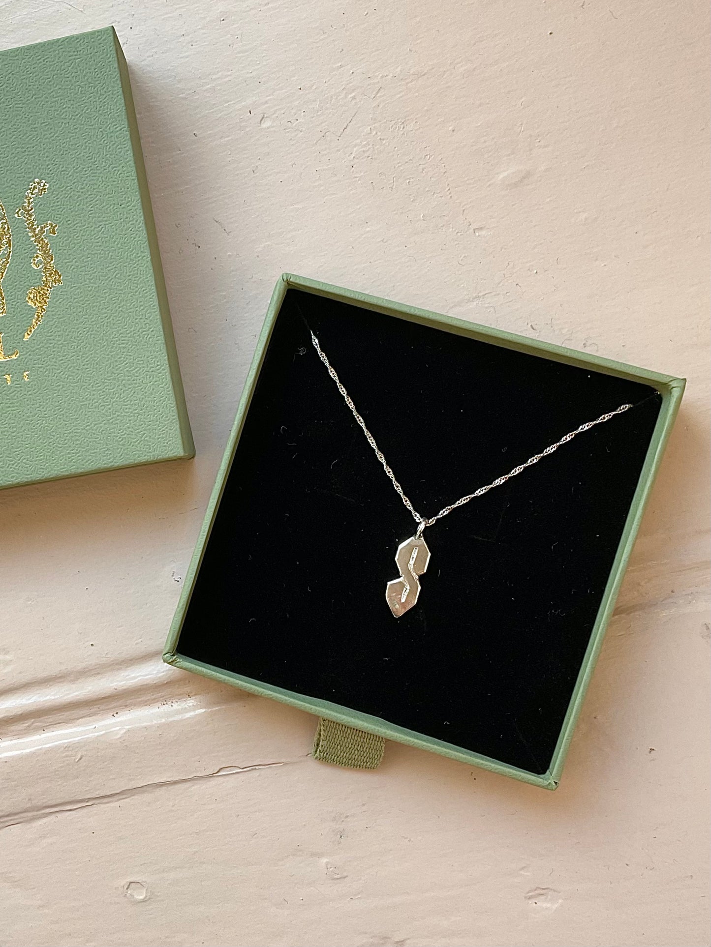 ‘Cool S’ pendant