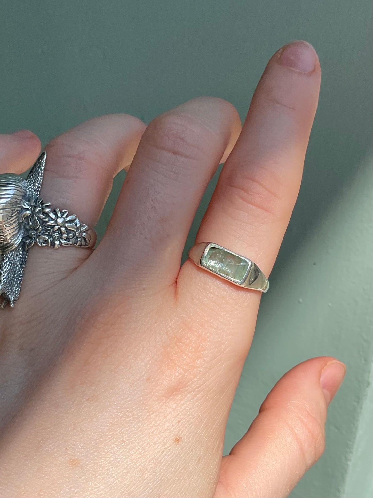 Green kyanite ring