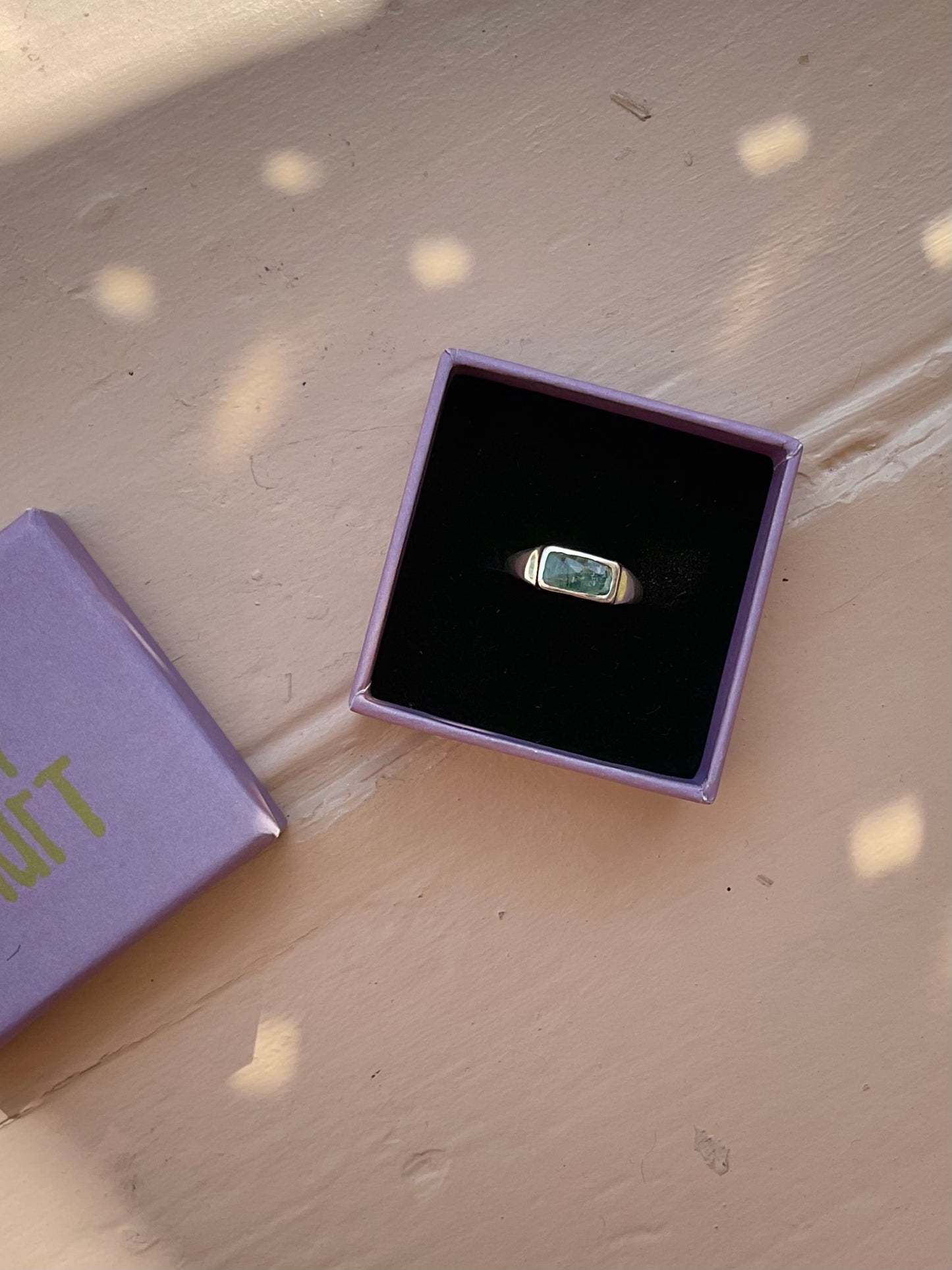 Green kyanite ring