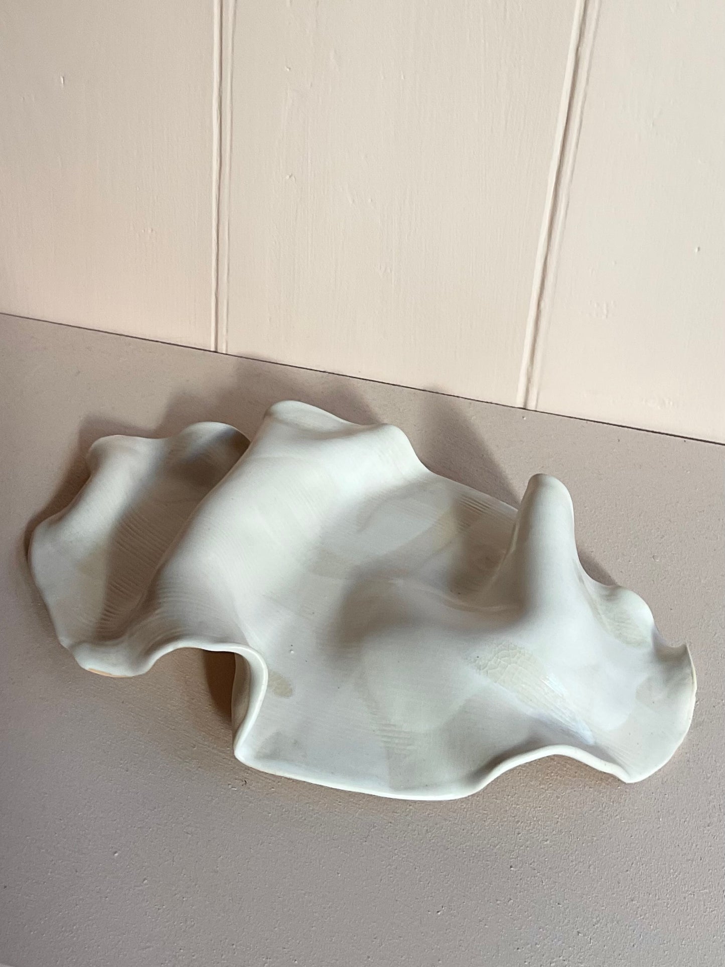 ‘Fluiform’ White Tray